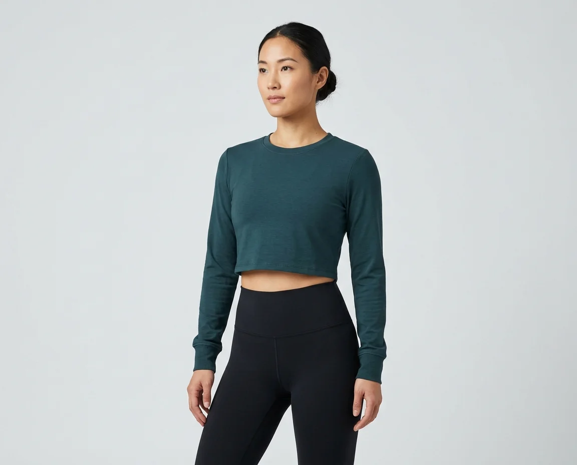 Long-sleeve crop top
